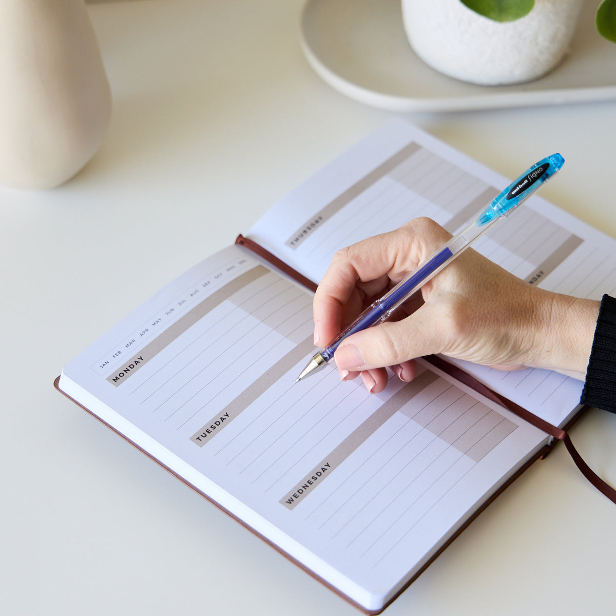 Daily Orders Diary A5 / Tan Diary A5 | Undated | Tan