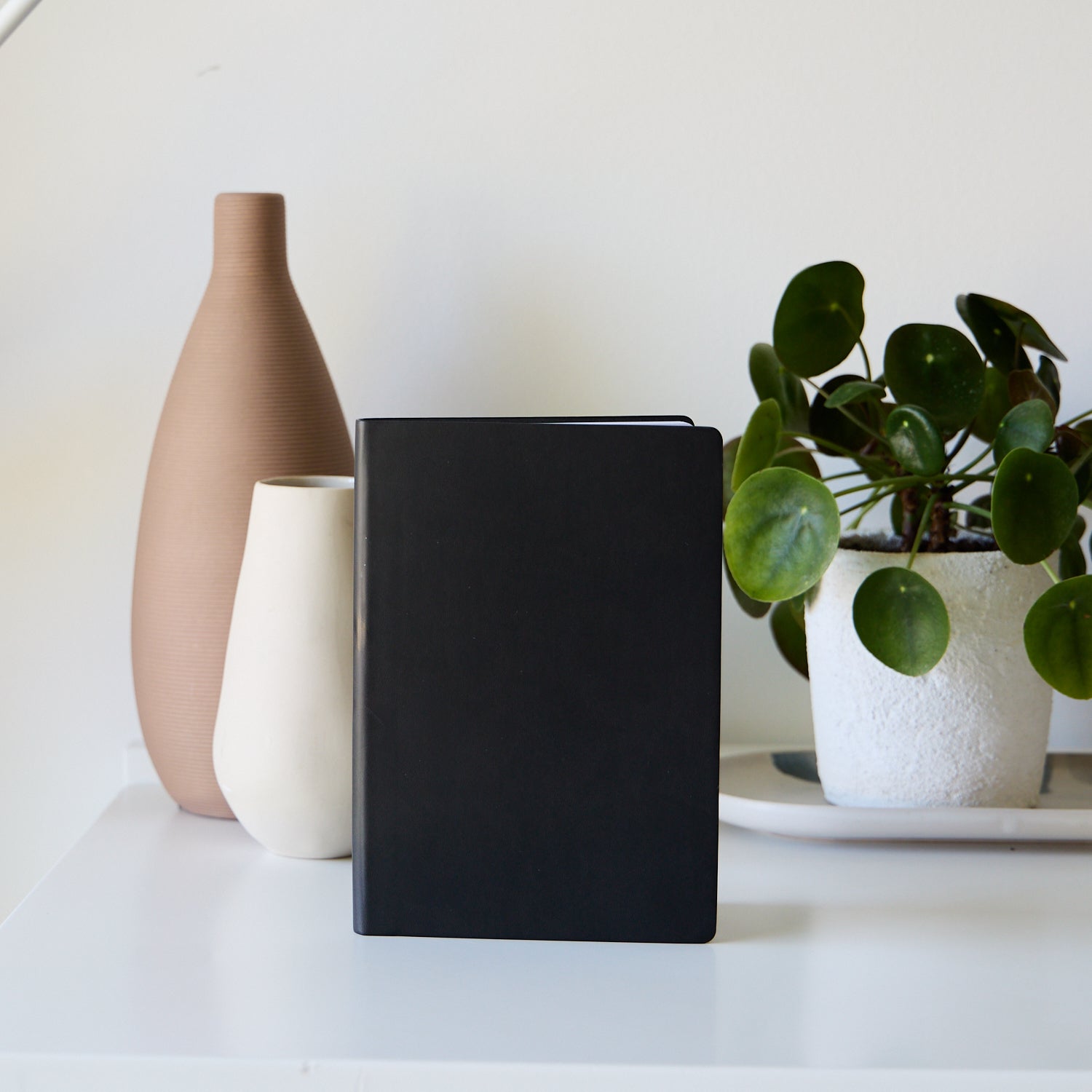 Daily Orders Diary A5 / Black Diary A5 | Undated | Black